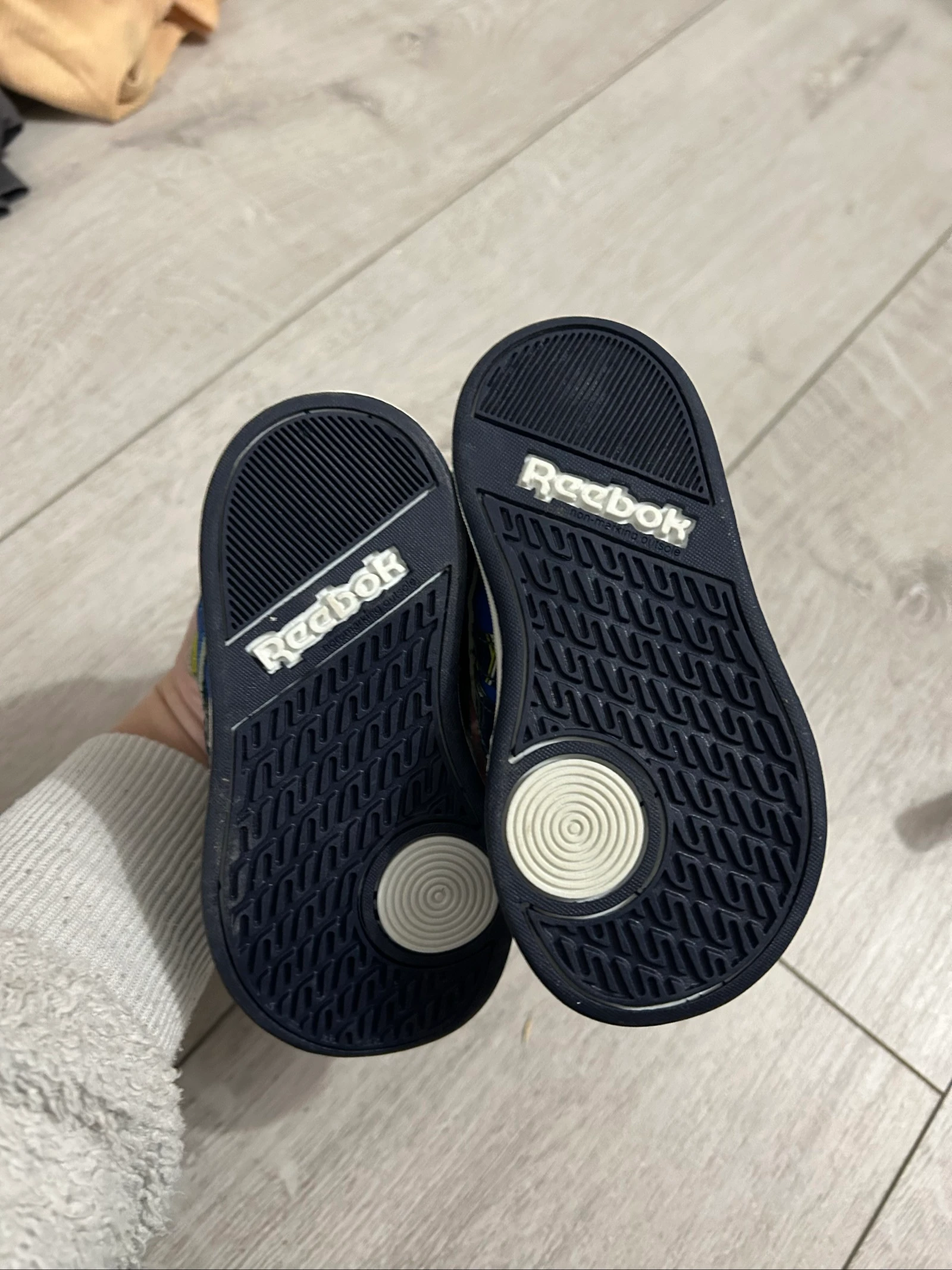 Reebok Basket Size 20 – photo 2
